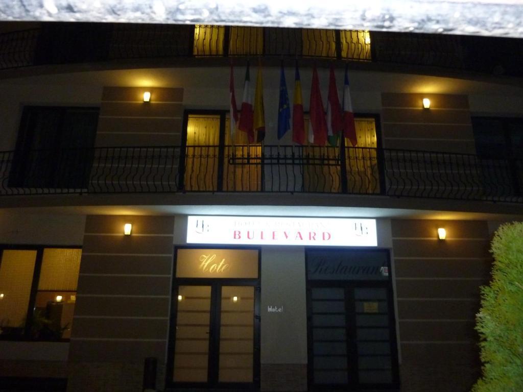 אורדאה Hotel Bulevard מראה חיצוני תמונה