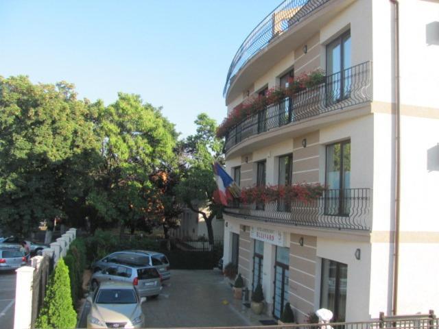 אורדאה Hotel Bulevard מראה חיצוני תמונה